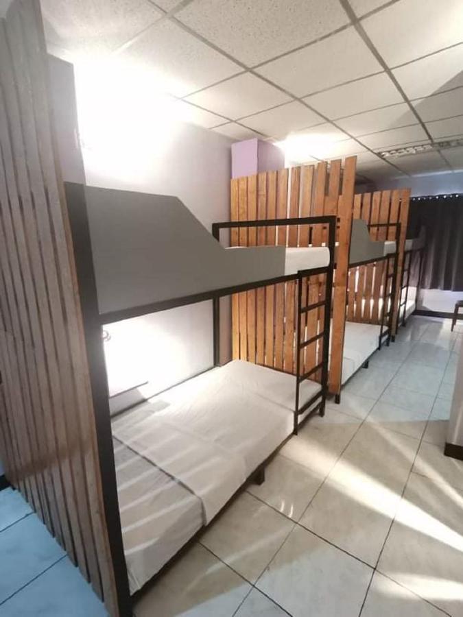 Sean'S Boat Hostel Манила Екстериор снимка