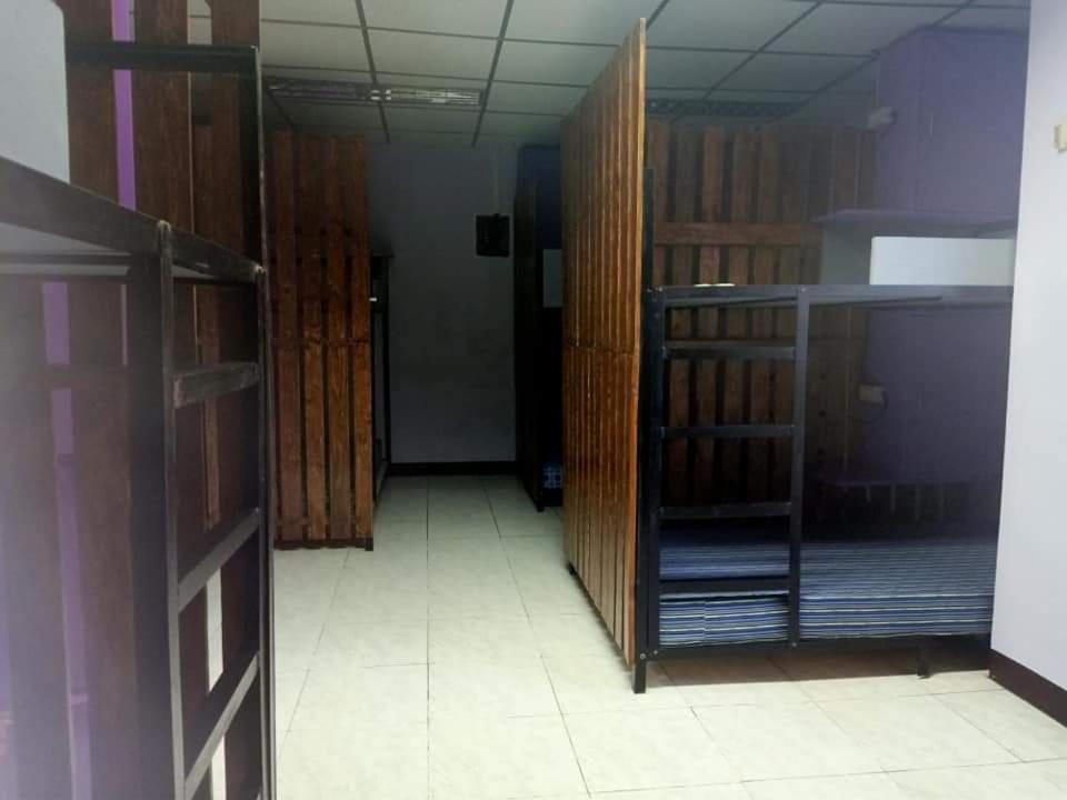 Sean'S Boat Hostel Манила Екстериор снимка