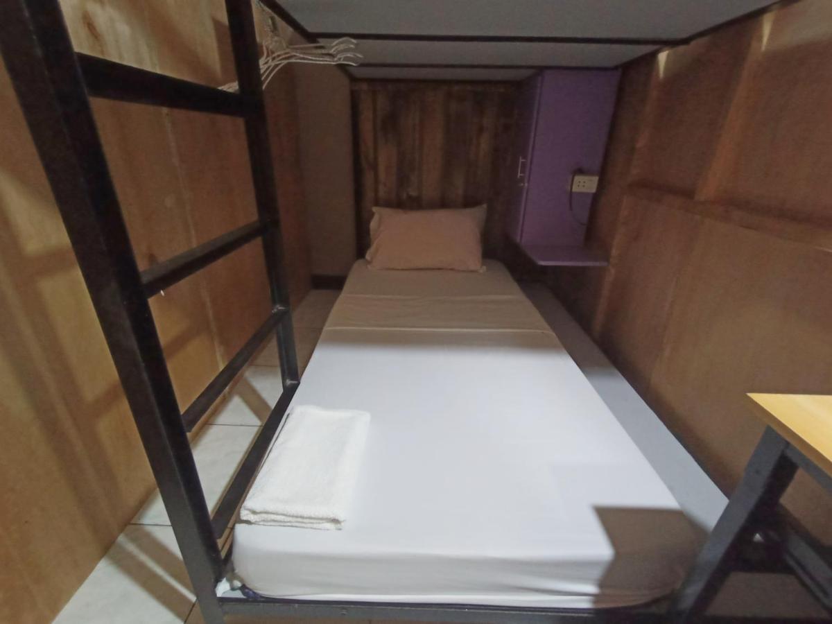 Sean'S Boat Hostel Манила Екстериор снимка